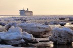3-friesland-met-ijsschotsen-op-waddenzee