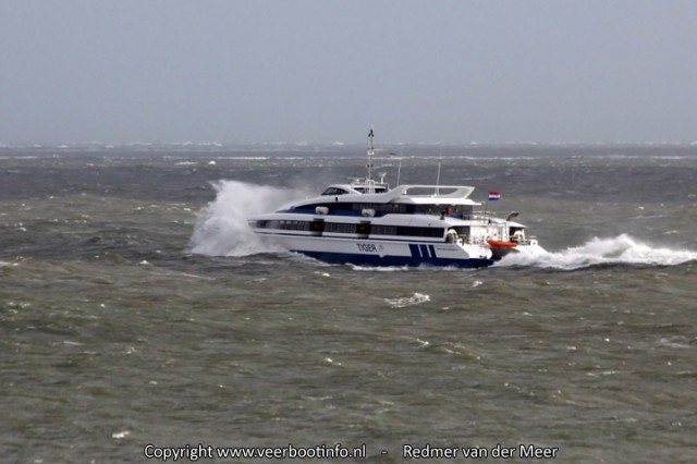 Veerboot Tiger in storm